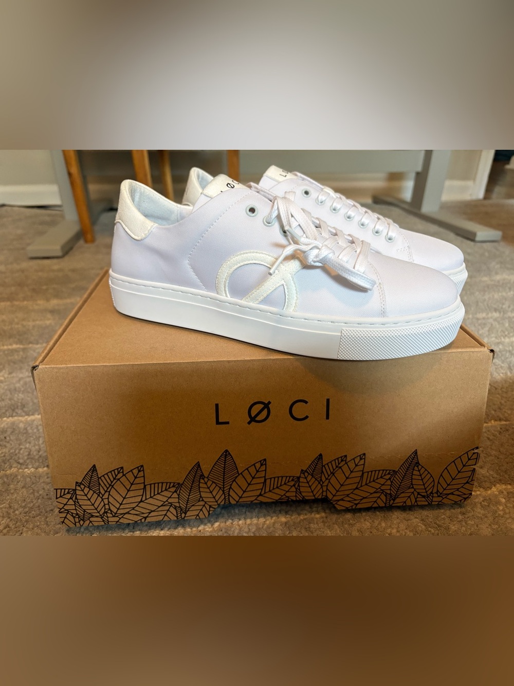 NWT LØCI origin white/white/white sneaker